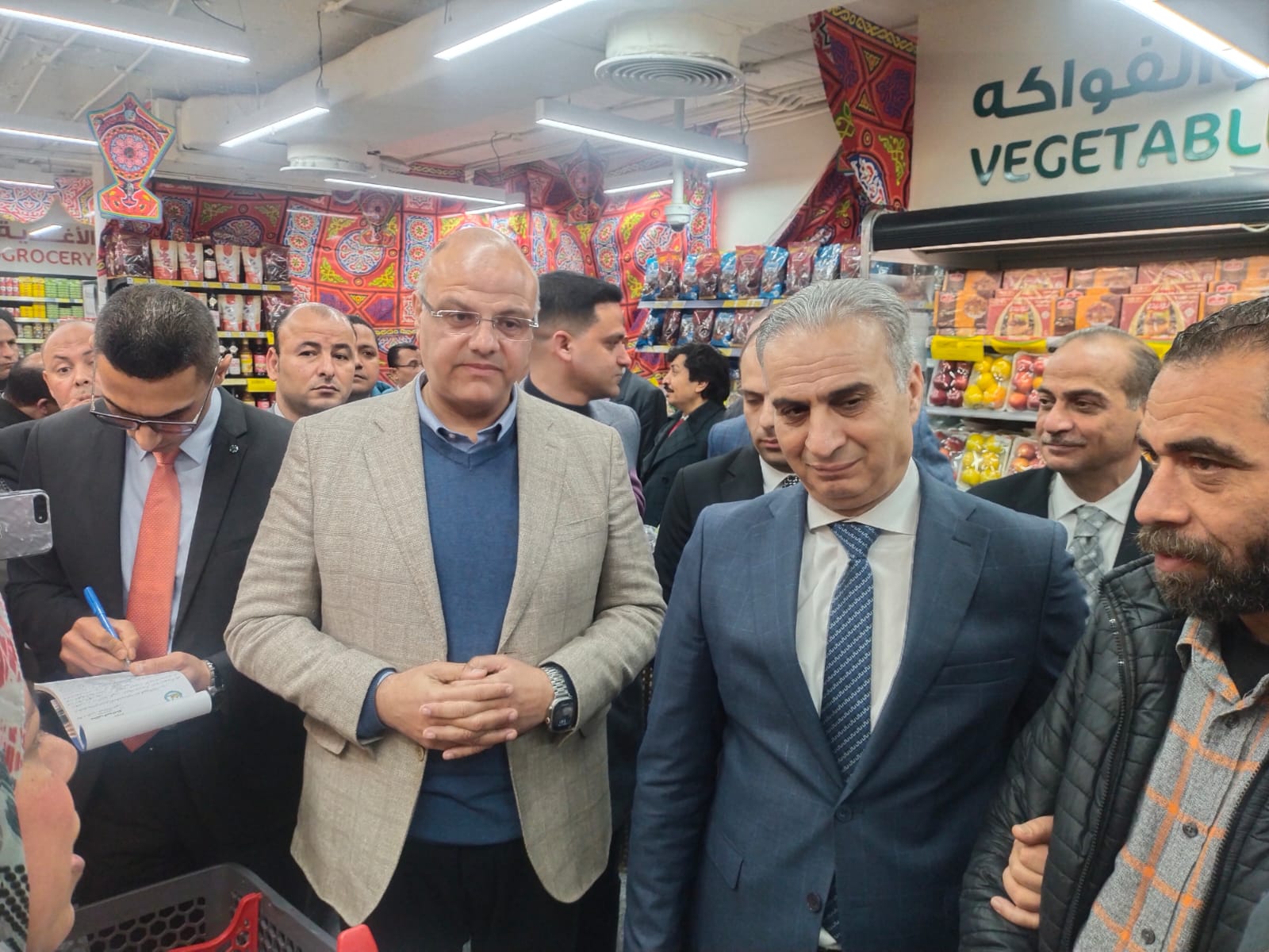 الاستماع لأراء المواطنين