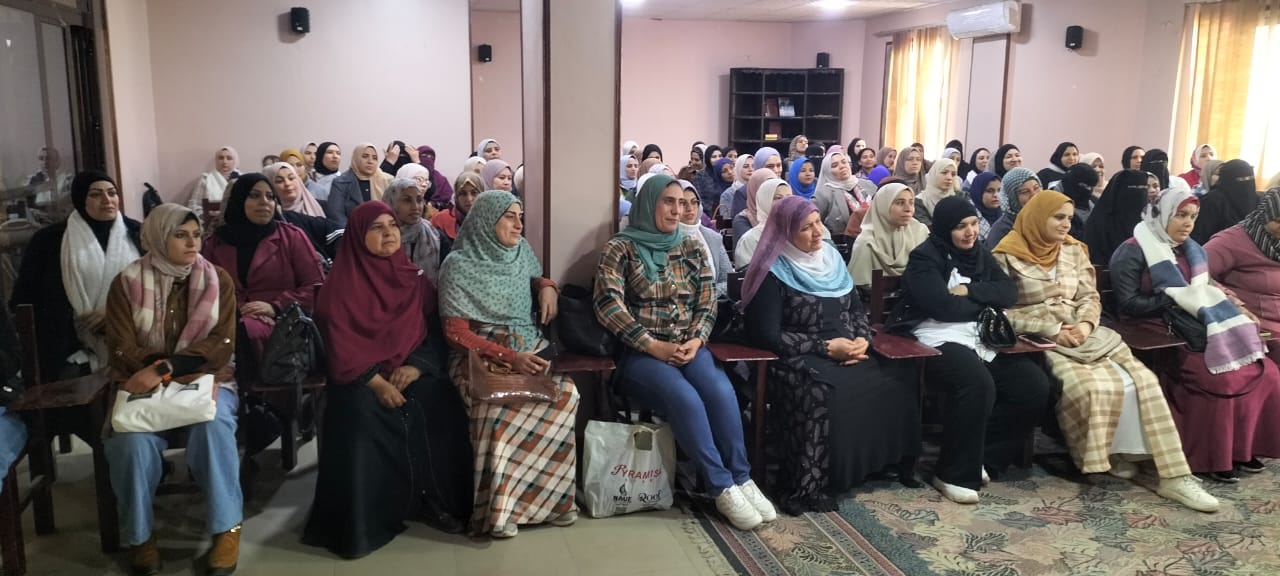 جانب من اللقاء مع رواد النساء الريف جانب من اللقاء مع رواد النساء الريف