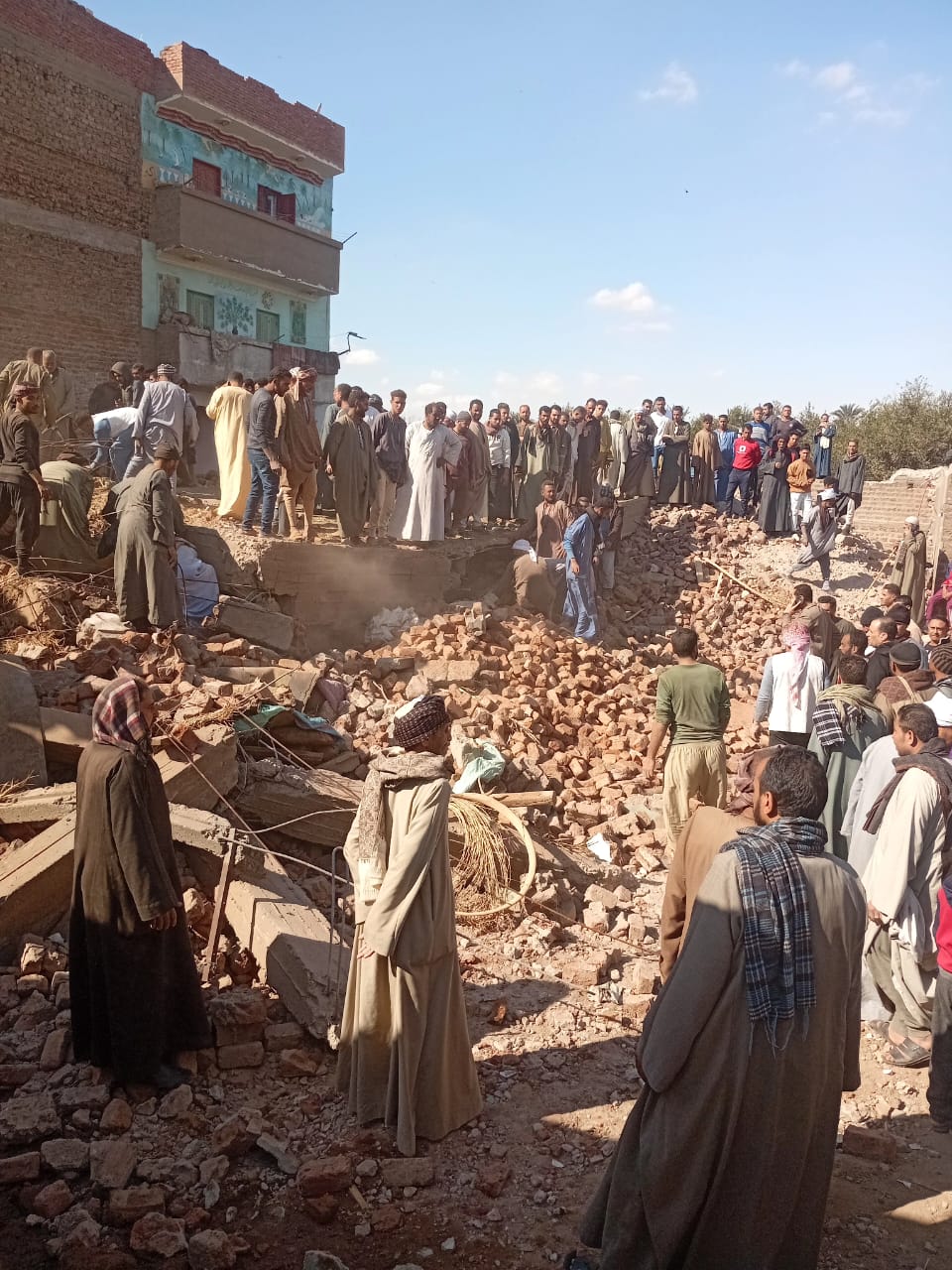 جانب من الإنهيار جانب من الإنهيار