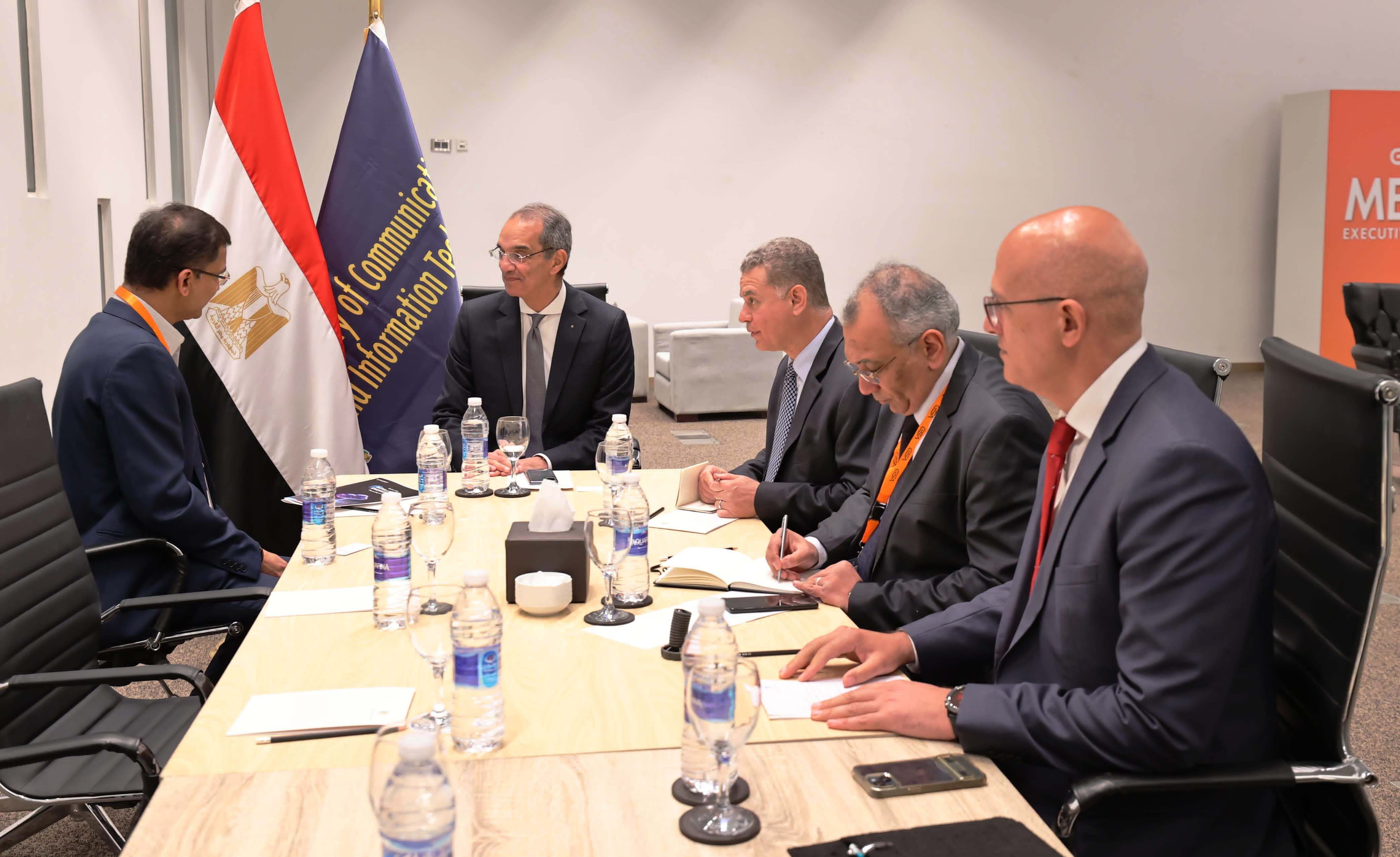 وزير الاتصالات بقمة التحالف العالمى لأشباه الموصلات GSA (1)
