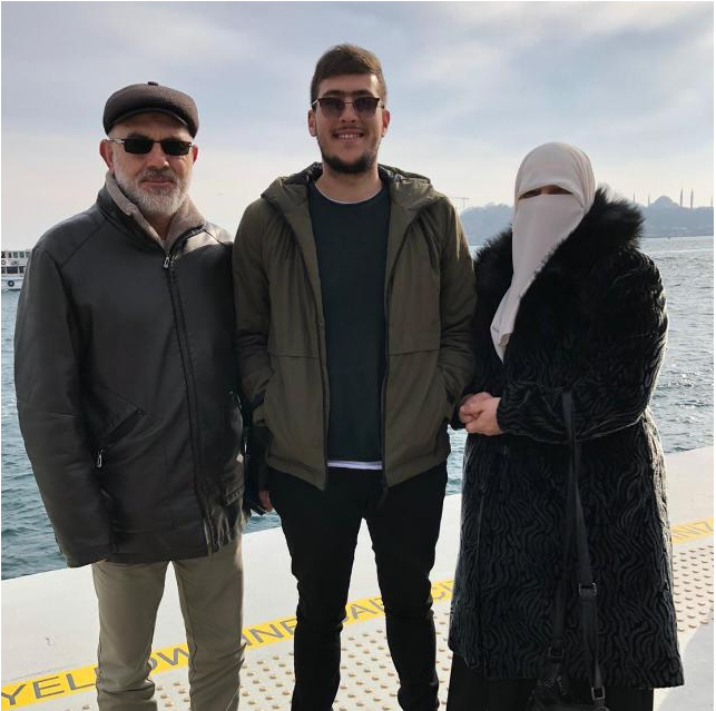 محمد خالد صباح وأسرته