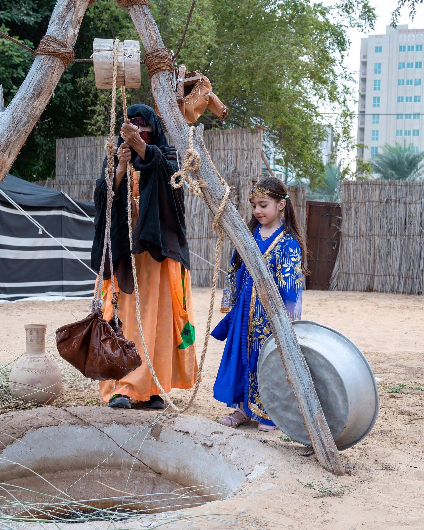 عروض قربة نقل المياه القديمه