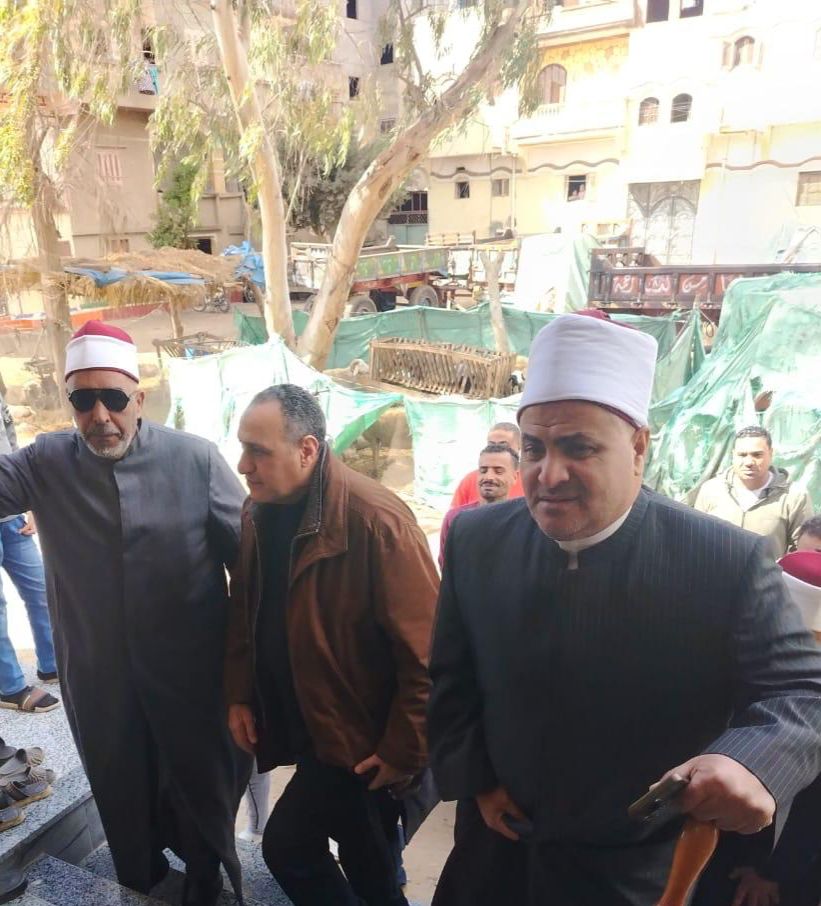 أثناء الافتتاح أثناء الافتتاح