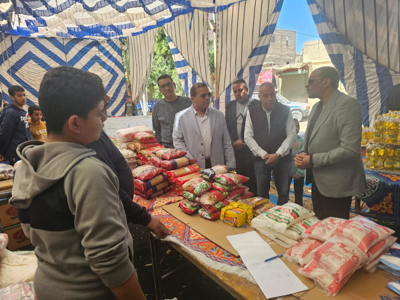 افتتاح معرض أهلاً رمضان لتوفير السلع بأسعار مخفضة افتتاح معرض أهلاً رمضان لتوفير السلع بأسعار مخفضة