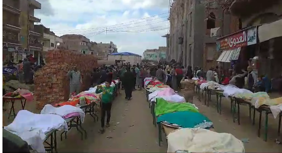 توفير الأطعمة لبناء مسجد في قرية 