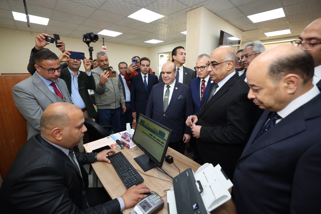 لقاء الوزير بالموظفين