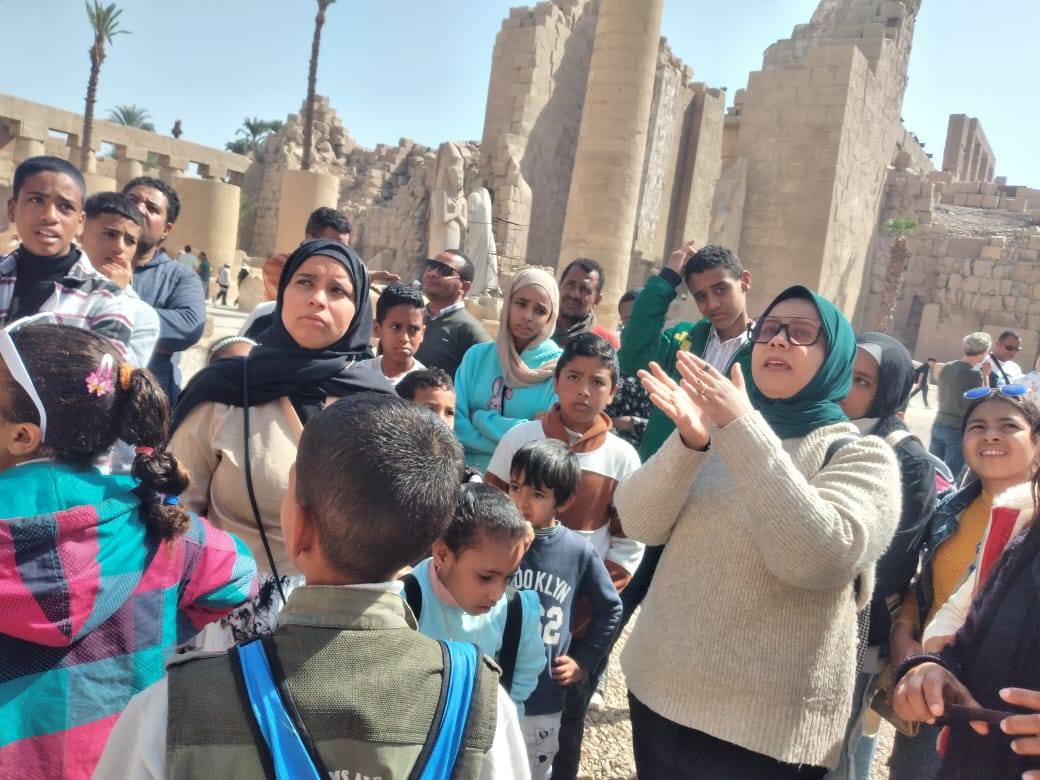 زيارة لـ60 طفل وطفلة لتعريفهم بتاريخ معابد الكرنك