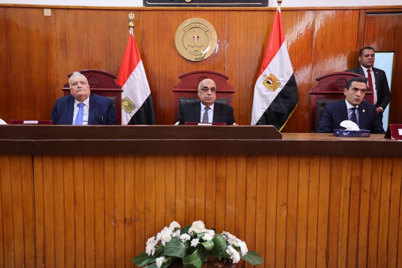 وزير العدل على منصة القضاء