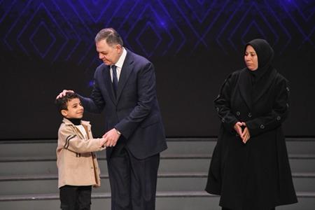 تكريم الأبطال. (6)
