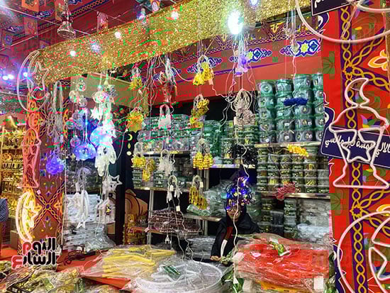 فوانيس-رمضان-على-كل-شكل-ولون-(1)