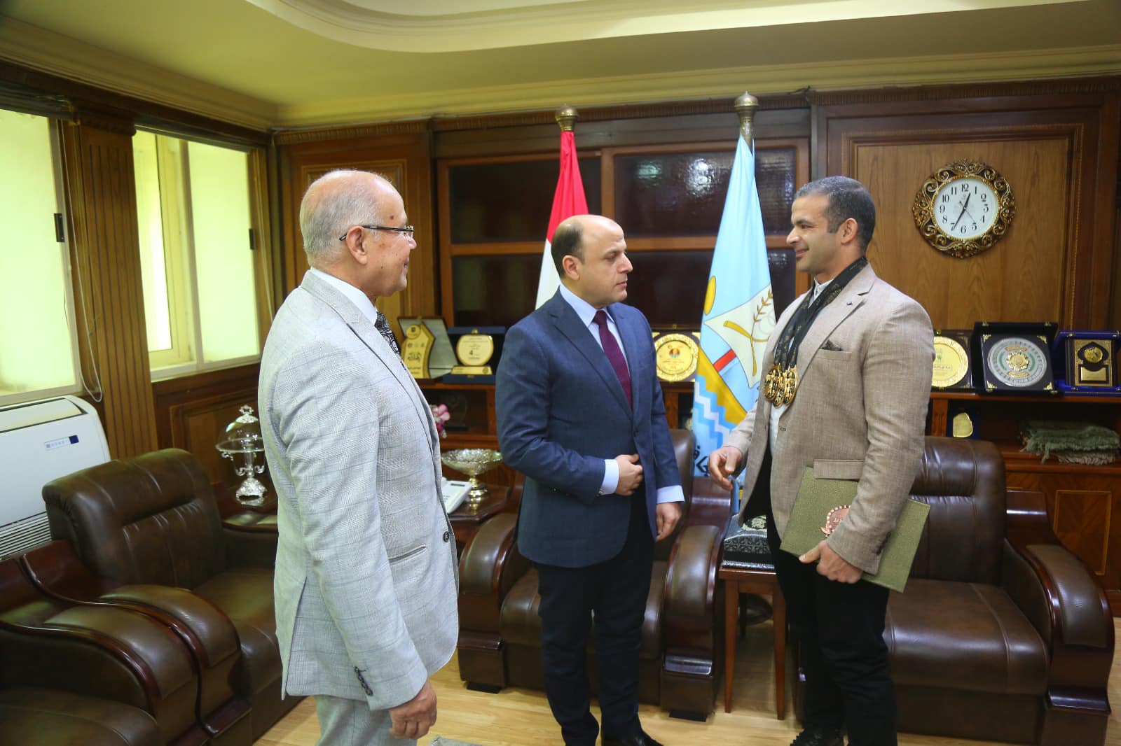 تهنئة المحافظ لقنعان ندا بطل العالم