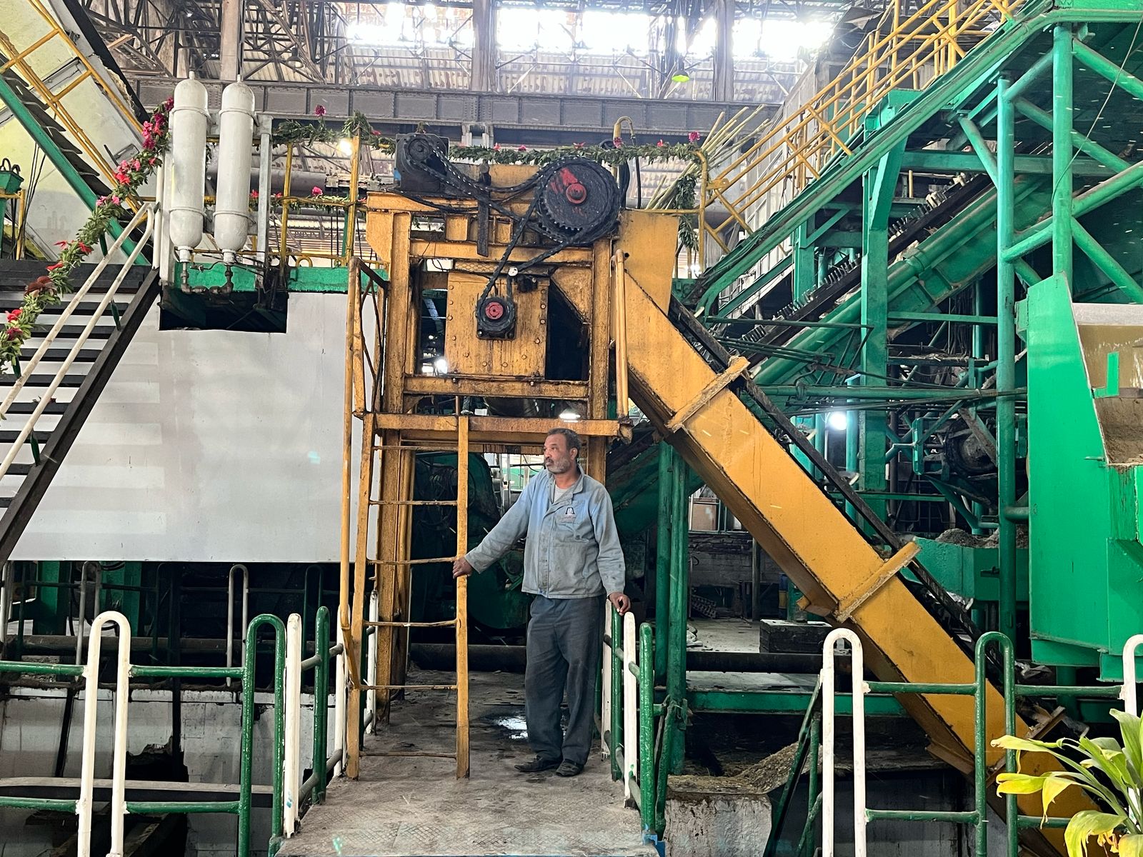 مصنع السكر من الداخل مصنع السكر من الداخل