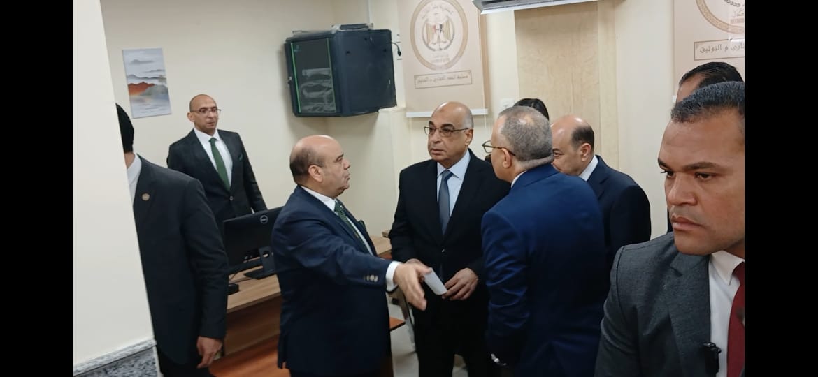 المستشار عدنان فنجرى ومساعده لابنية المحاكم المستشار ربيع قاسم