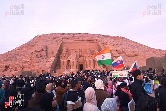 4-آلاف-حضروا-لمتابعة-الظاهرة-النادرة 4-آلاف-حضروا-لمتابعة-الظاهرة-النادرة