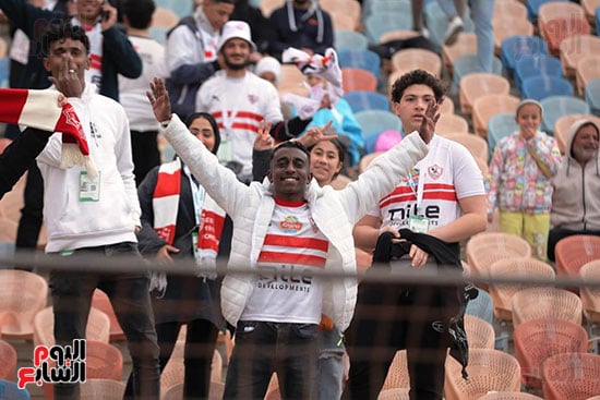 جماهير نادى الزمالك تساند الفريق فى مباراة القمة