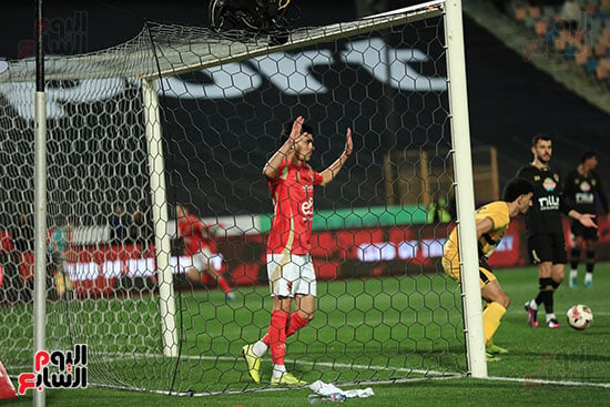 أشرف بن شرقى  يجتفل بالهدف الأول فى شباك الزمالك