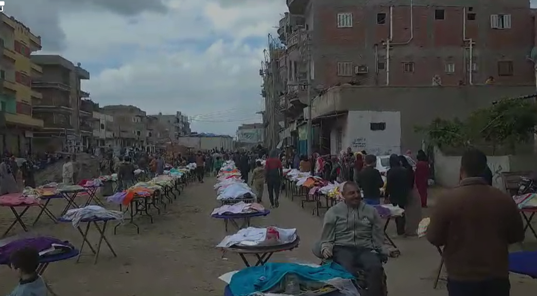 تقديم صواني طعام احتفالا بقرب الإنتهاء من تشييد مسجد بقرية إسحاقه تقديم صواني طعام احتفالا بقرب الإنتهاء من تشييد مسجد بقرية إسحاقه