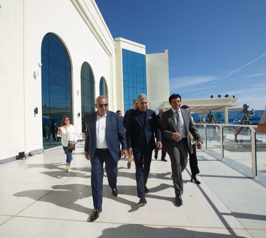 وصول وزير السياحة