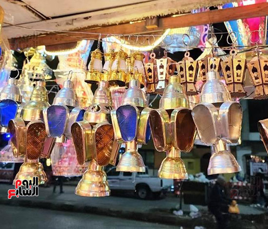 جانب-من-أحجام-الفوانيس-المختلفة-فى-الأقصر جانب-من-أحجام-الفوانيس-المختلفة-فى-الأقصر