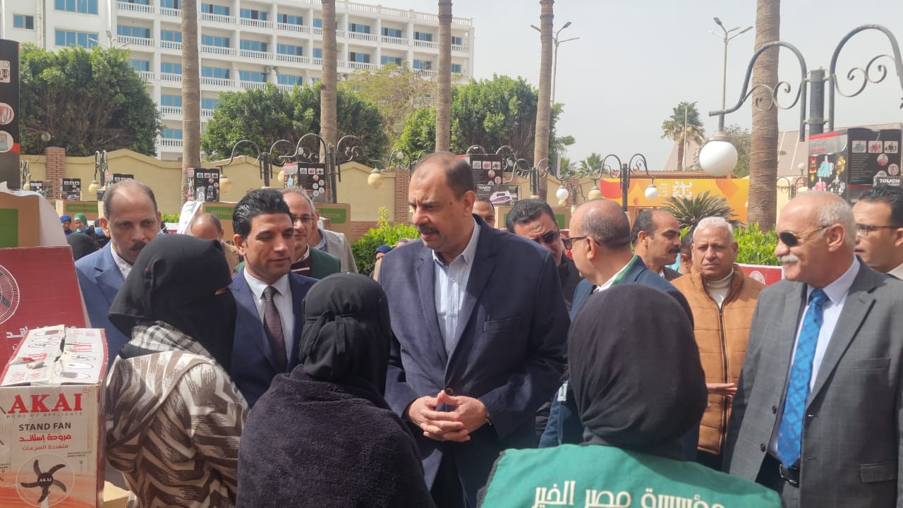 فرحة من الجميع فرحة من الجميع