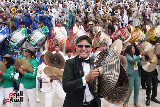 يشارك الموسيقيون في احتفال مهرجان الفرق الموسيقية في أورورو يشارك الموسيقيون في احتفال مهرجان الفرق الموسيقية في أورورو