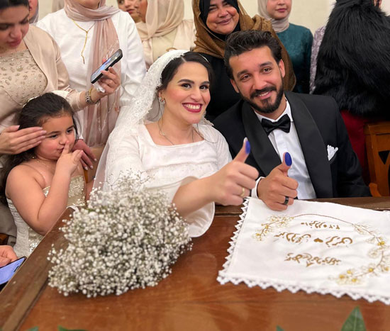 العروسان العروسان