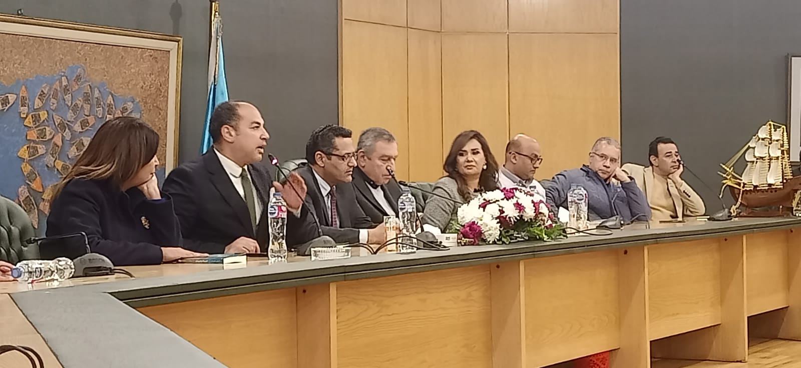 نجوم السياسة والثقافة والفن في حفل توقيع رواية فتاة وبحيرتان لأماني القصاص (2)