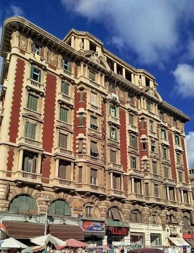 تفاصيل بناء العمارة الحمراء بالإسكندرية تفاصيل بناء العمارة الحمراء بالإسكندرية