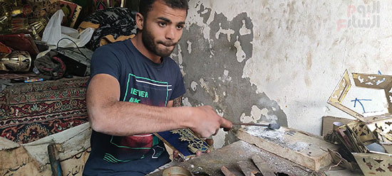 أسرار تصليح الفانوس بورشة رفعت السمكرى (2)