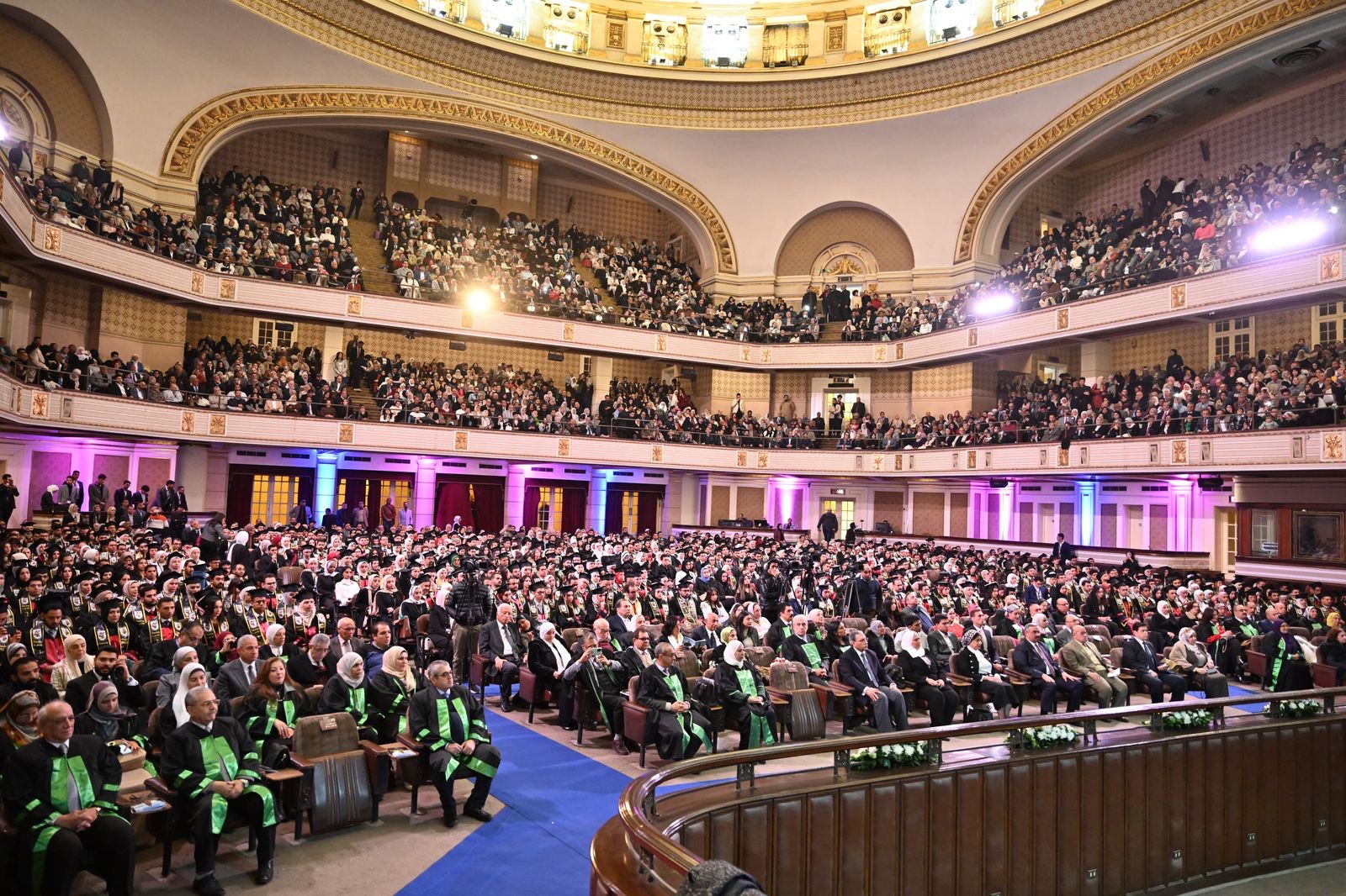 طب قصر العيني تحتفل بتخريج الدفعة 191 بحضور رئيس الجامعة طب قصر العيني تحتفل بتخريج الدفعة 191 بحضور رئيس الجامعة