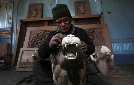 المنحوتات الخشبية (2)