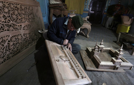 المنحوتات الخشبية (10)