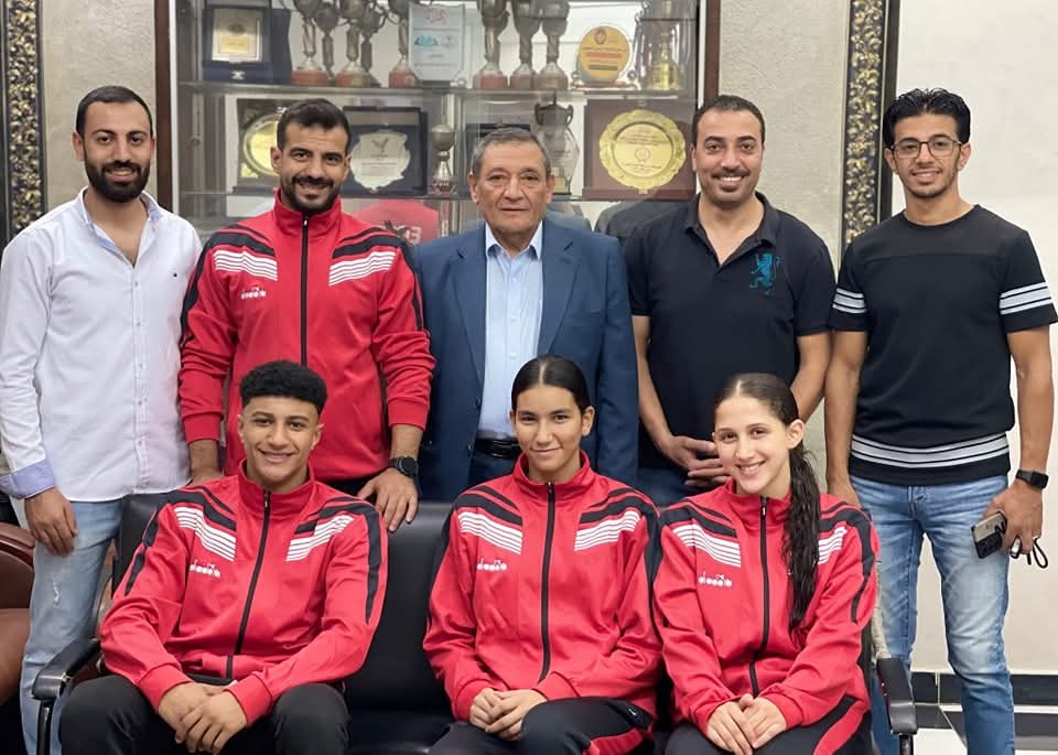 رئيس النادى والمدربين والابطال 
