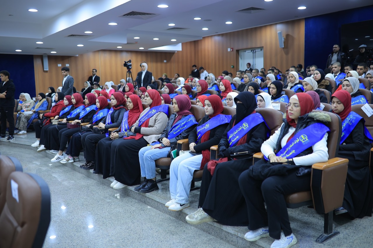 المشاركين بالندوة بجامعة بنها