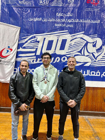 مؤمن صلاح الدين، الطالب بالفرقة الثانية، بكلية التجارة مؤمن صلاح الدين، الطالب بالفرقة الثانية، بكلية التجارة