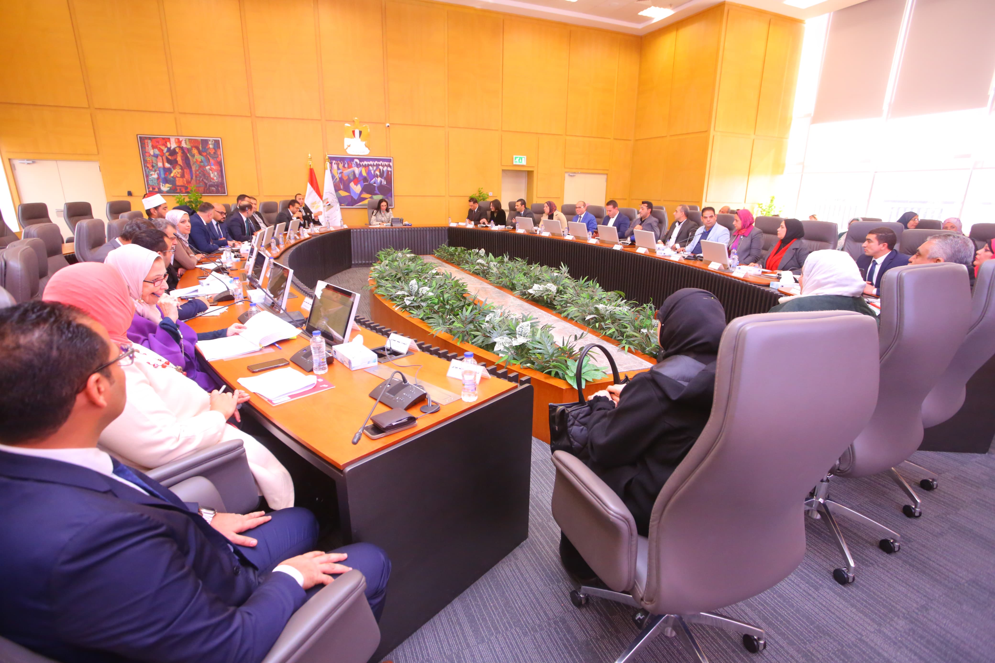 خلال اجتماع اللجنة العليا للأسر البديلة الكافلة خلال اجتماع اللجنة العليا للأسر البديلة الكافلة