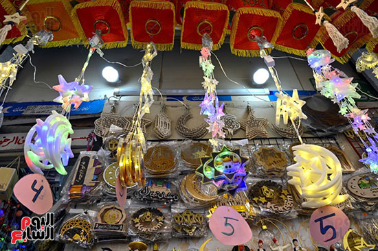 زينة رمضا فى المحلات وسط بيروت