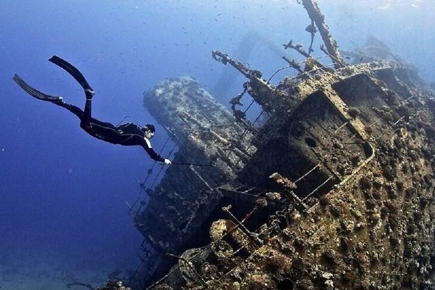 الغوص بالقرب من سفن ابو النحاس 