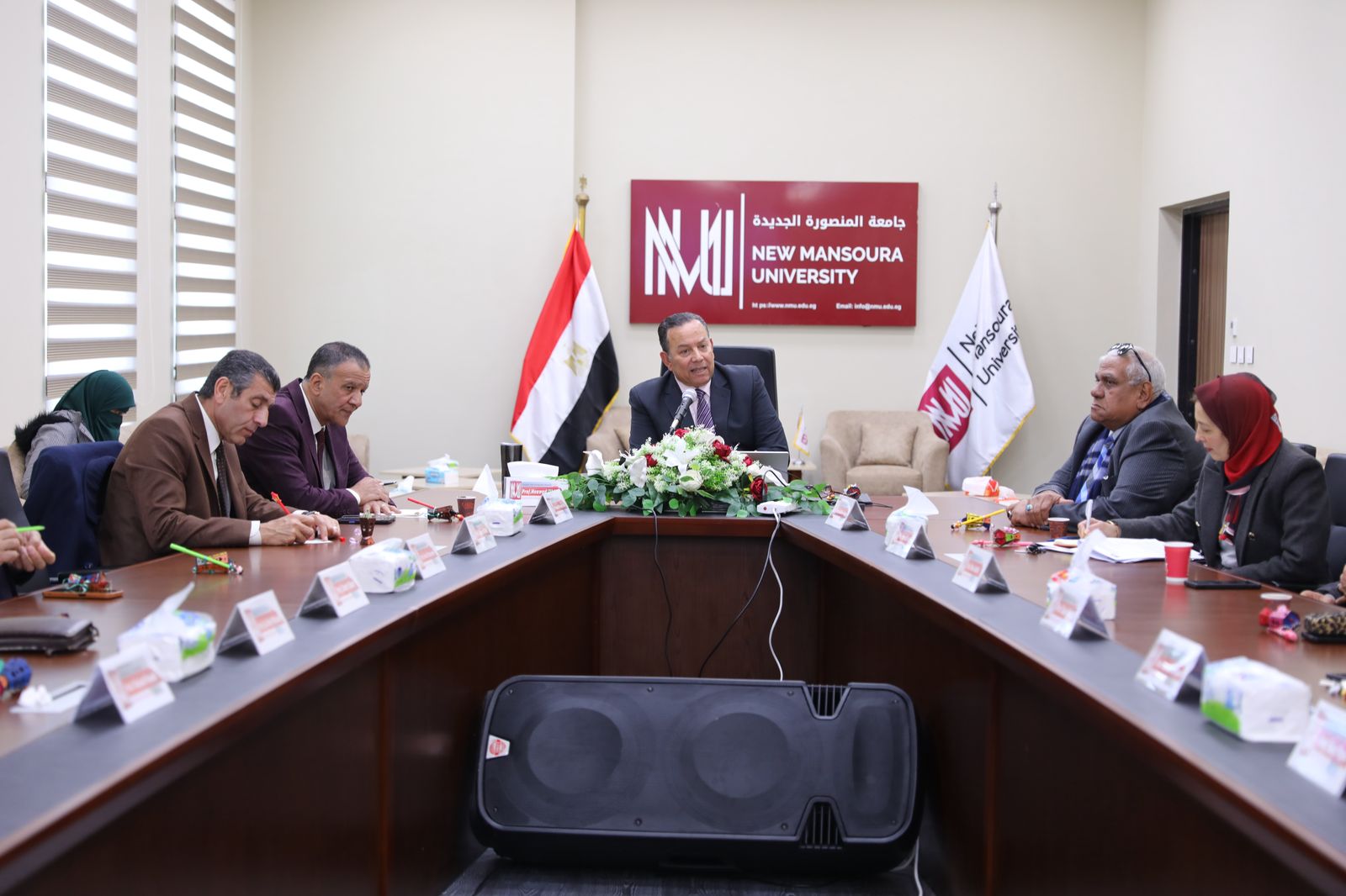 جانب من الاجتماع جانب من الاجتماع
