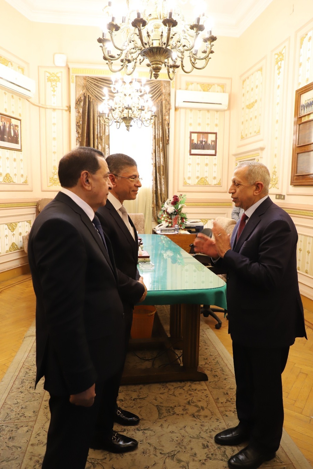 رئيس مجلس القضاء الأعلى مع رئيس الأكاديمية العربية للعلوم