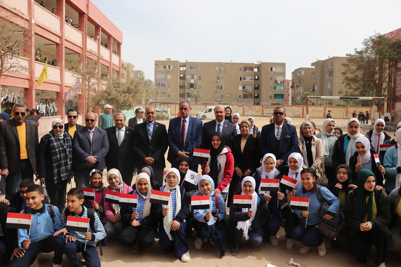 الهيئة الوطنية داخل مدرسة فى بنى سويف