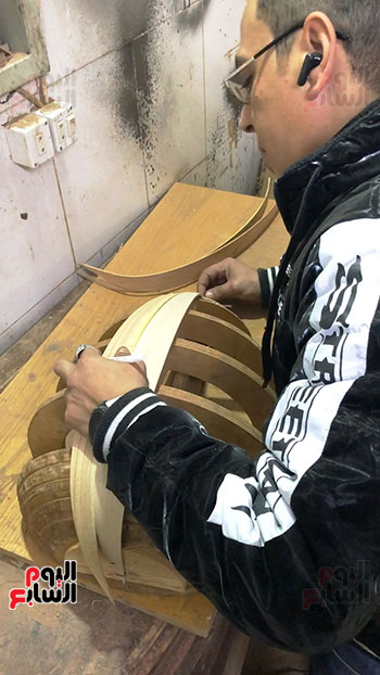 رحلة صناعة العود من الخشب إلى النغم العذب (11)