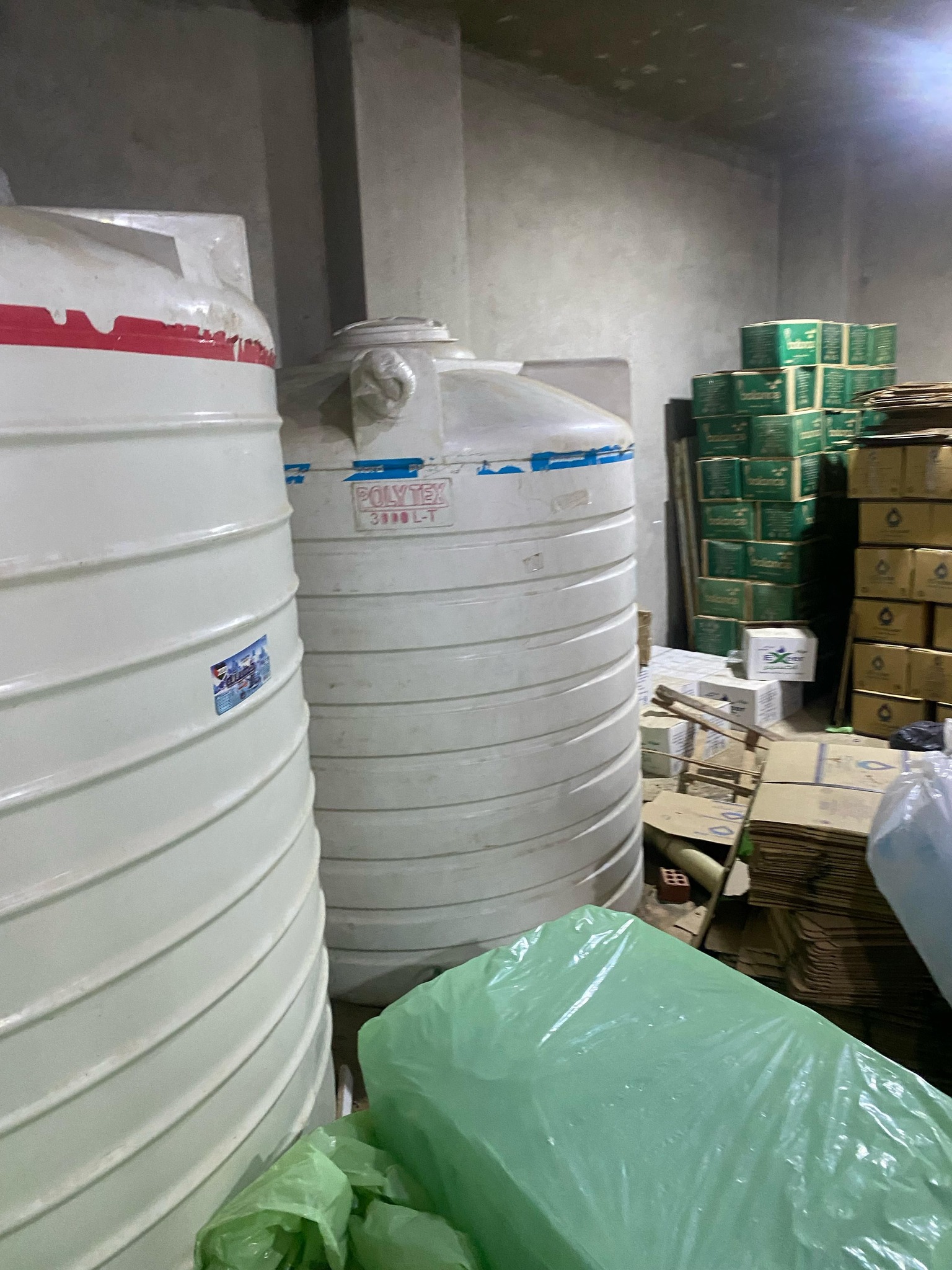 المصنع من الداخل المصنع من الداخل