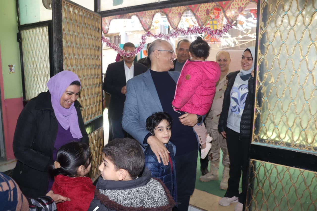 صليب للأطفال الذين تم تفتيشهم في المحكمة العامة صليب للأطفال الذين تم تفتيشهم في المحكمة العامة