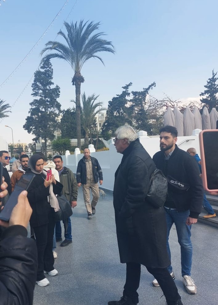 الكابتن أحمد ناجي يشيع جثمان شقيقة بالإسكندرية الكابتن أحمد ناجي يشيع جثمان شقيقة بالإسكندرية