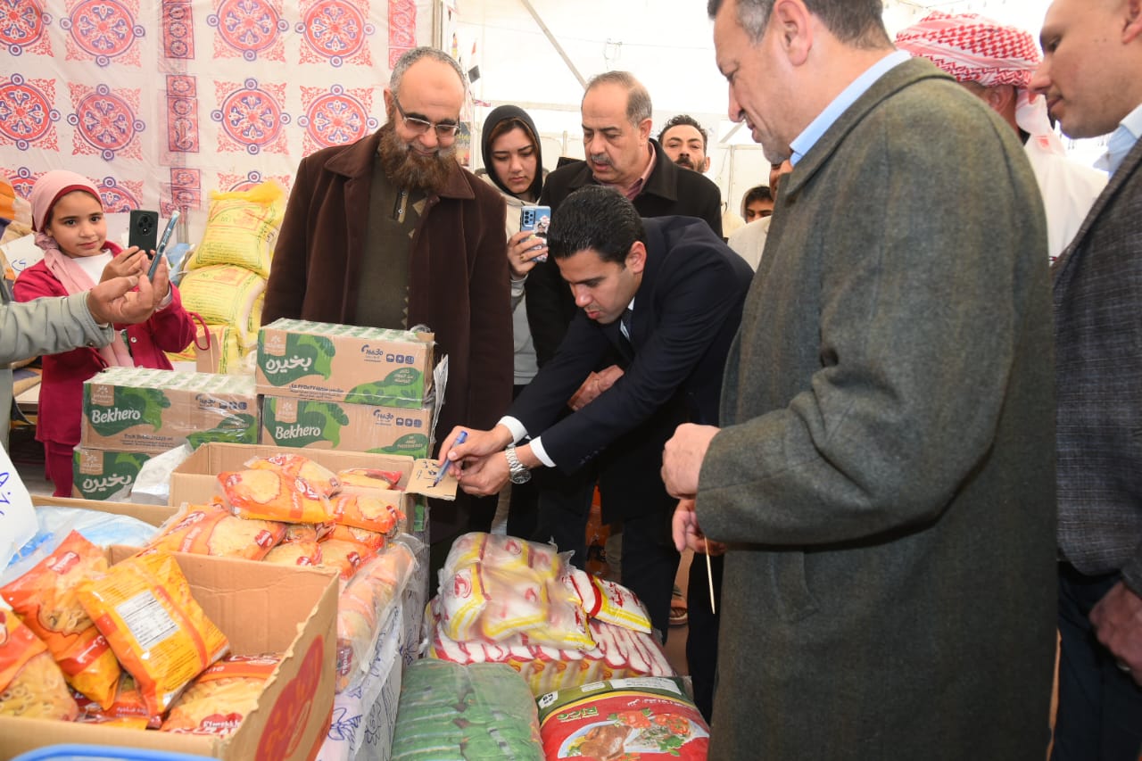 نائب محافظ مطروح يخفض السلع بمعرض اهلا رمضان نائب محافظ مطروح يخفض السلع بمعرض اهلا رمضان