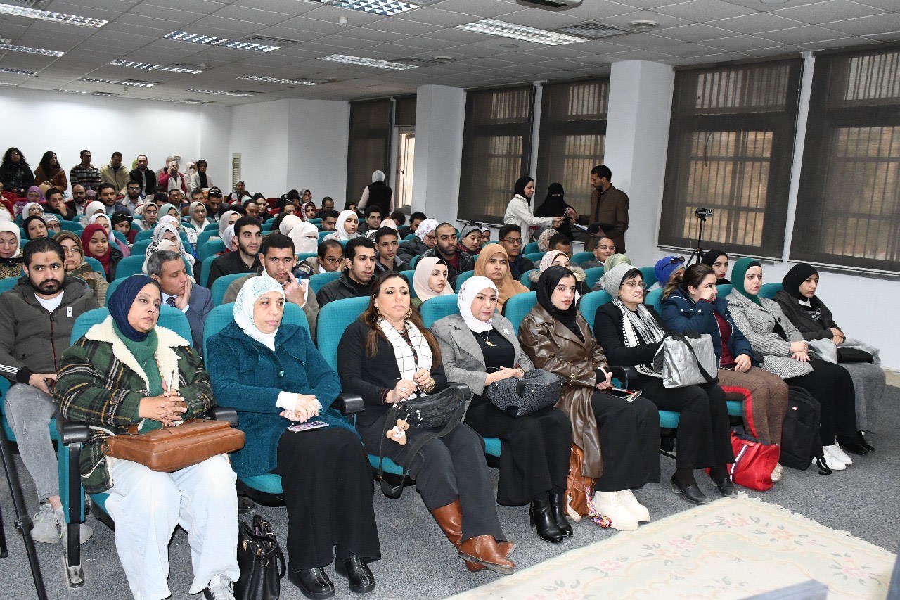 جامعة حلوان تنظم ورشة عمل عن تطبيقات الذكاء الاصطناعي جامعة حلوان تنظم ورشة عمل عن تطبيقات الذكاء الاصطناعي