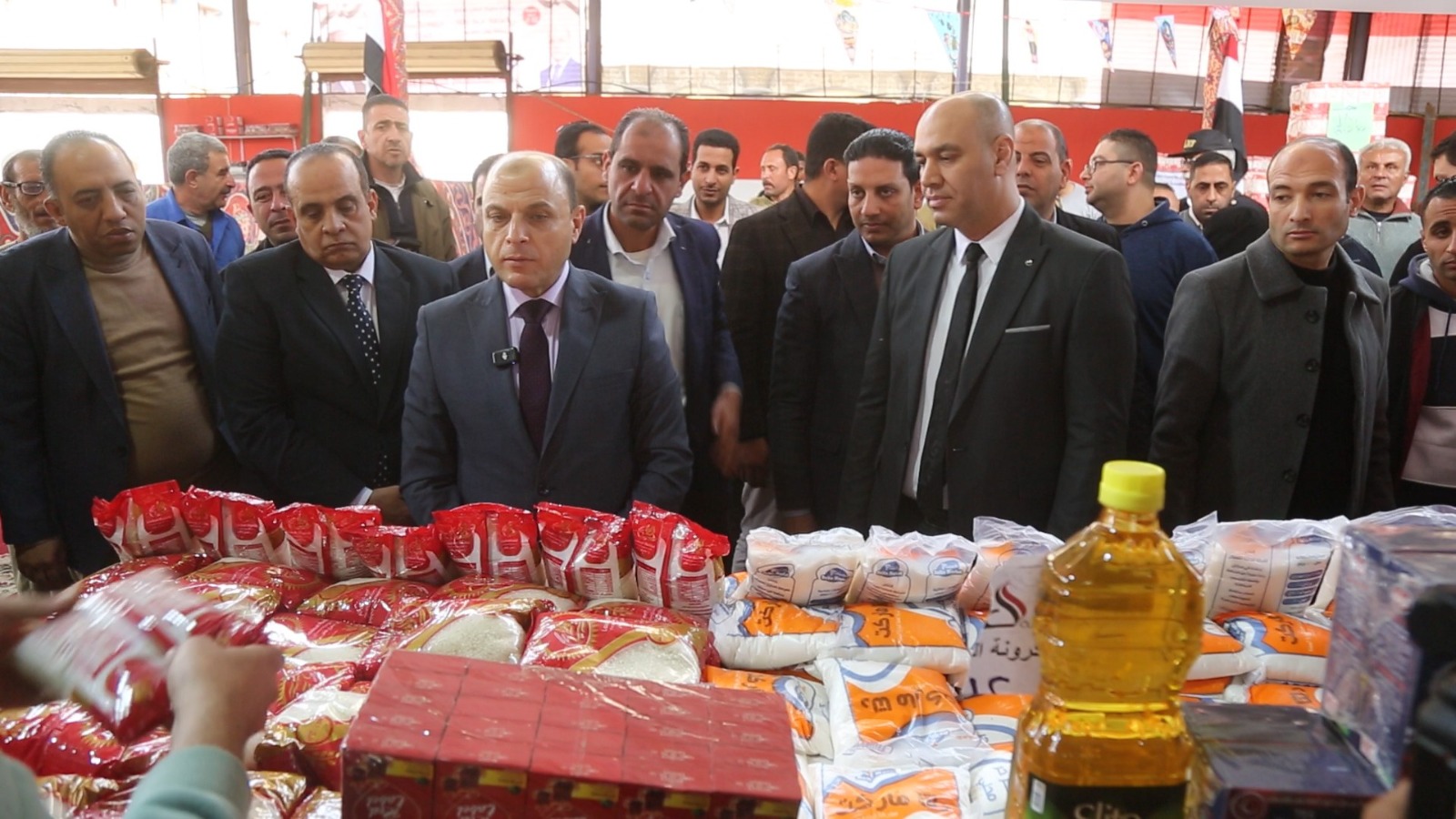 تفقد المحافظ لمعرض أهلا رمضان