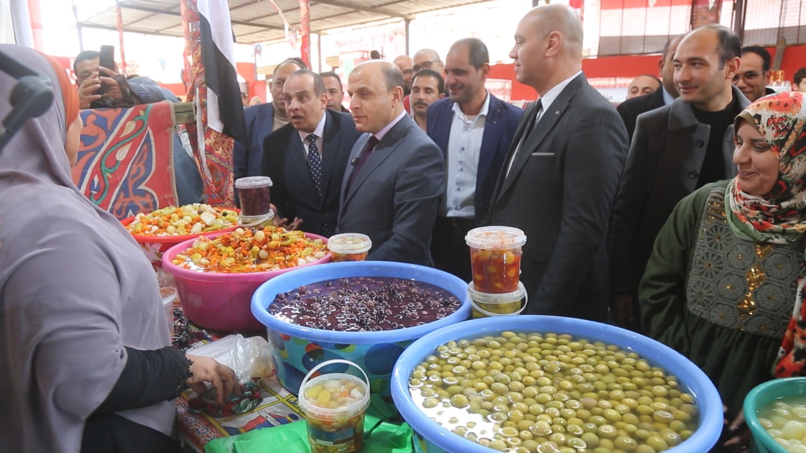 توفير المخللات بالمعرض