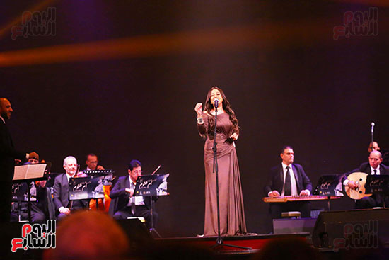 ريهام عبد الحكيم (5)